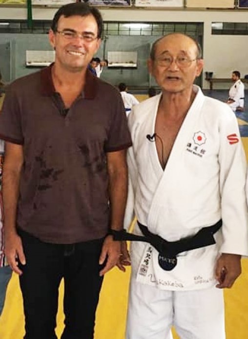 Tino Marcos ao lado do Sensei Uichiro Umakakeba em matéria especial para o Jornal Nacional.